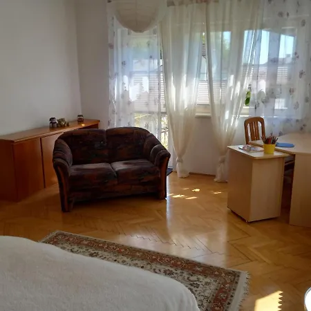 Lovely 2-Bedroom Appartment With Free Parking Dobrova Exterior photo